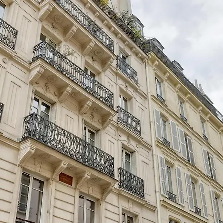 Breathtaking Flat With Balcony In St Germain Area Appartamento Parigi