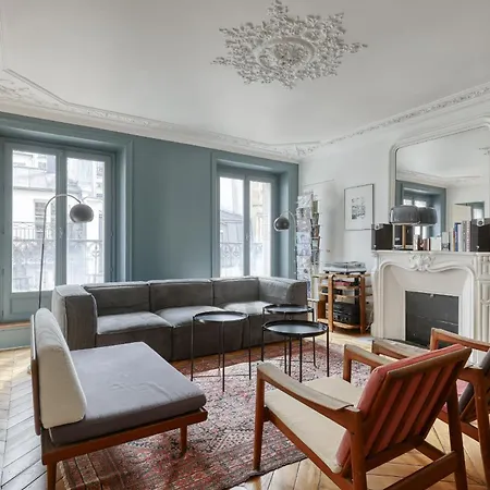 Breathtaking Flat With Balcony In St Germain Area * Parigi