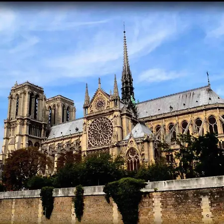 Breathtaking Flat With Balcony In St Germain Area Appartamento Parigi